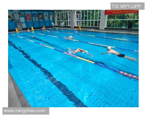 自由泳技巧全面提升课程 助你突破泳池极限 快速掌握高效游泳方法